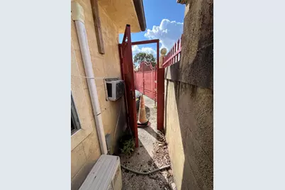 995 NW 114th Street, Miami, FL 33168 - Photo 37