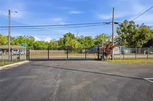 11733 N 12th St, Tampa, FL 33612 - Photo 13