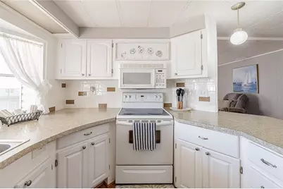 5341 Powhattan Street, Zephyrhills, FL 33542 - Photo 11