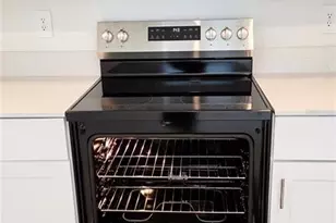 36110 Risa Michele St, Zephyrhills, FL 33541 - Photo 7