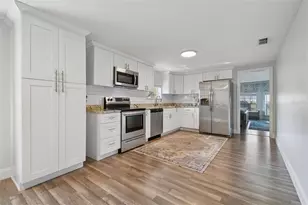 407 Pevetty Dr, Plant City, FL 33563 - Photo 9