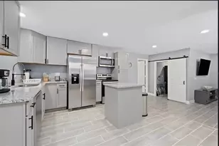 1004 N Betty Ln, Clearwater, FL 33755 - Photo 9