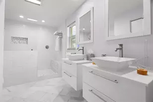 1727 Bayhill Dr, Oldsmar, FL 34677 - Photo 21