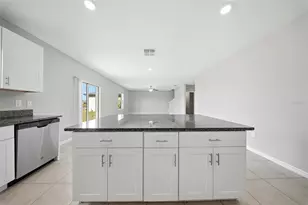 15617 Charr Island St, Sun City Center, FL 33573 - Photo 9