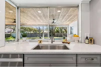 6695 Canton Street S, Saint Petersburg, FL 33712 - Photo 17