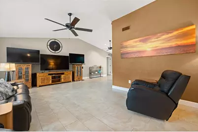 9275 133rd Street, Seminole, FL 33776 - Photo 5
