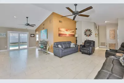 9275 133rd Street, Seminole, FL 33776 - Photo 5