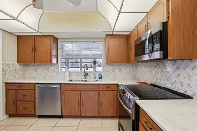 407 Stoneham Drive, Sun City Center, FL 33573 - Photo 19