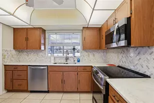 407 Stoneham Dr, Sun City Center, FL 33573 - Photo 19