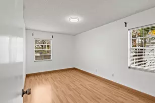 2113 W Perio St, Tampa, FL 33612 - Photo 17