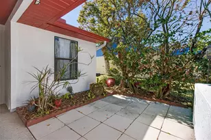 215 Lake Charles Ct, Oldsmar, FL 34677 - Photo 5