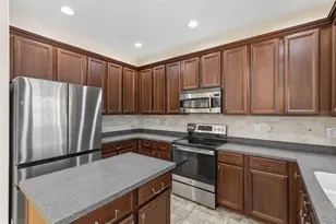 11144 Oyster Bay Cir, New Port Richey, FL 34654 - Photo 13