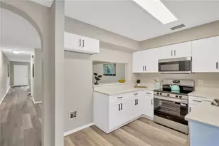 327 Kensington Lake Cir, Brandon, FL 33511 - Photo 3