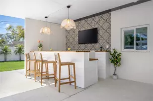 1840 21st Ave N, Saint Petersburg, FL 33713 - Photo 3