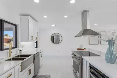 475 115th Avenue, Treasure Island, FL 33706 - Photo 9