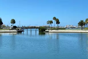 4650 Cove Cir, Saint Petersburg, FL 33708 - Photo 29