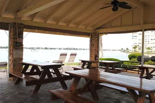 4650 Cove Cir, Saint Petersburg, FL 33708 - Photo 25