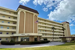 4650 Cove Cir, Saint Petersburg, FL 33708 - Photo 21