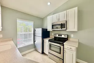 14541 Cotswolds Dr, Tampa, FL 33626 - Photo 7