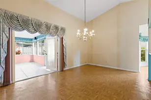 5245 Venice Way NE, Saint Petersburg, FL 33703 - Photo 9