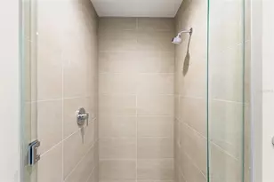 275 1st Ave S, Saint Petersburg, FL 33701 - Photo 17