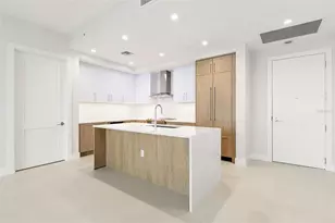 275 1st Ave S, Saint Petersburg, FL 33701 - Photo 3