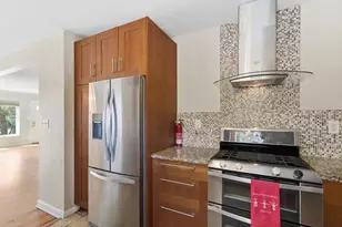 2670 Bayside Dr S, Saint Petersburg, FL 33705 - Photo 19