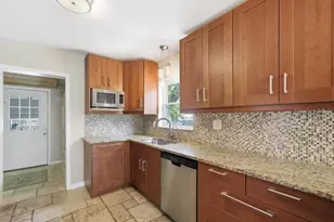 2670 Bayside Dr S, Saint Petersburg, FL 33705 - Photo 23