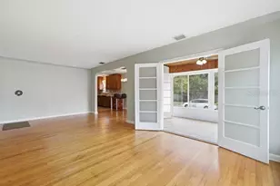 2670 Bayside Dr S, Saint Petersburg, FL 33705 - Photo 5