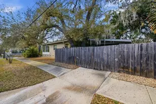 2670 Bayside Dr S, Saint Petersburg, FL 33705 - Photo 47