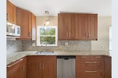 2670 Bayside Drive S, Saint Petersburg, FL 33705 - Photo 17