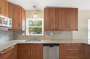 2670 Bayside Dr S, Saint Petersburg, FL 33705 - Photo 17