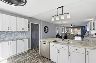 1009 SE 46th Ln, Cape Coral, FL 33904 - Photo 7