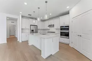 9738 Autumn Rdg Ave, Riverview, FL 33578 - Photo 3