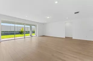 9738 Autumn Rdg Ave, Riverview, FL 33578 - Photo 5