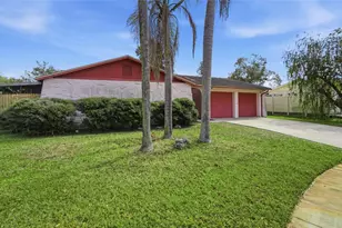 7111 Halifax Ct, Tampa, FL 33615 - Photo 5