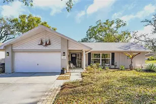 1303 Glengarry Dr, Palm Harbor, FL 34684 - Photo 3