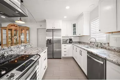 7833 1st Avenue S, Saint Petersburg, FL 33707 - Photo 11