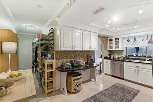 18709 Lake Commiston Dr, Lutz, FL 33549 - Photo 11