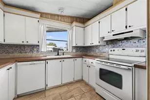7880 54th Ave N, Saint Petersburg, FL 33709 - Photo 9