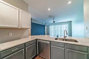 10420 Mulligan Ct, Tampa, FL 33647 - Photo 9