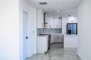 6910 Dalkeith Ave N, Saint Petersburg, FL 33709 - Photo 9