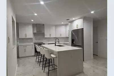 6910 Dalkeith Avenue N, Saint Petersburg, FL 33709 - Photo 15