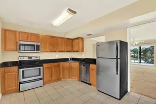 10330 Carrollwood Ln, Tampa, FL 33618 - Photo 17