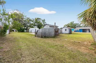 5801 Magnolia St N, Saint Petersburg, FL 33703 - Photo 29