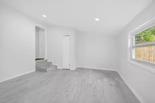 5801 Magnolia St N, Saint Petersburg, FL 33703 - Photo 19