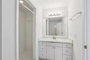 6917 Oak Crest Way, Zephyrhills, FL 33542 - Photo 25