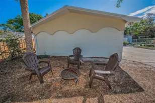 2053 Jefferson Ave, Dunedin, FL 34698 - Photo 3