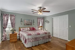 37533 Gill Ave, Zephyrhills, FL 33541 - Photo 17