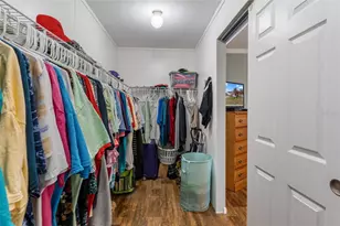 37533 Gill Ave, Zephyrhills, FL 33541 - Photo 21